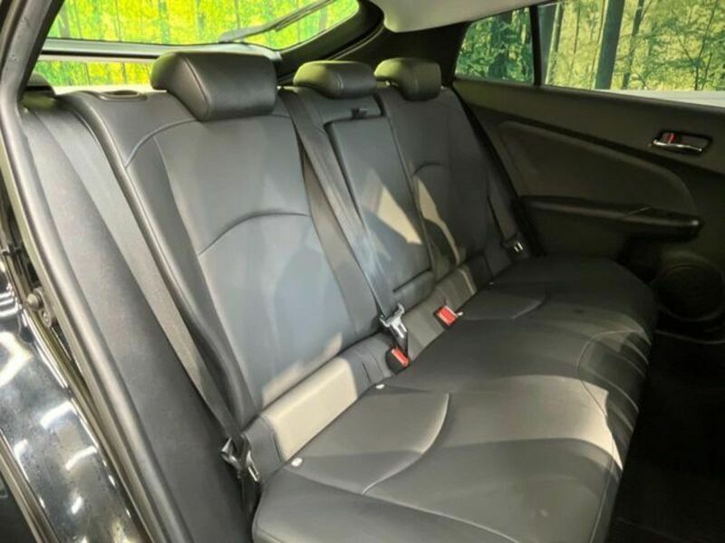 PRIUS-8