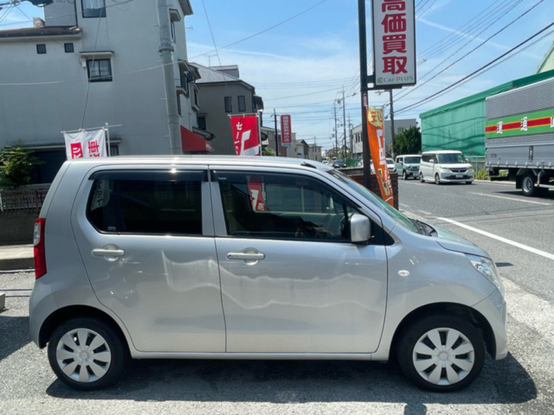 WAGON R-9