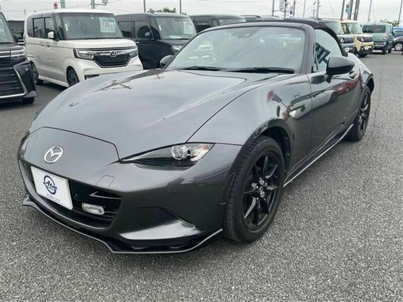 ROADSTER-0