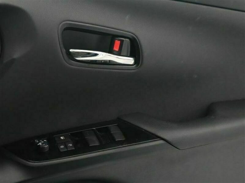 PRIUS-4