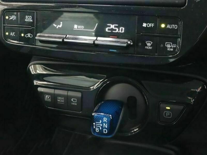 PRIUS-8