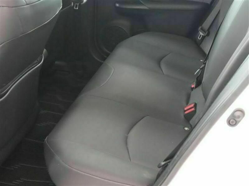 PRIUS-17