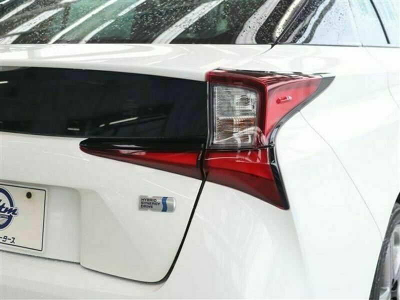 PRIUS-27