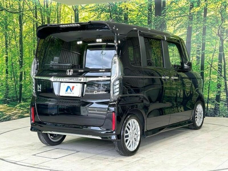 N BOX CUSTOM