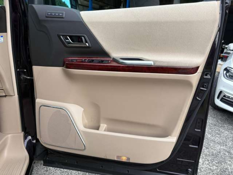 VELLFIRE-4