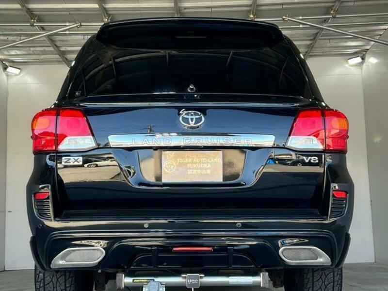 LAND CRUISER