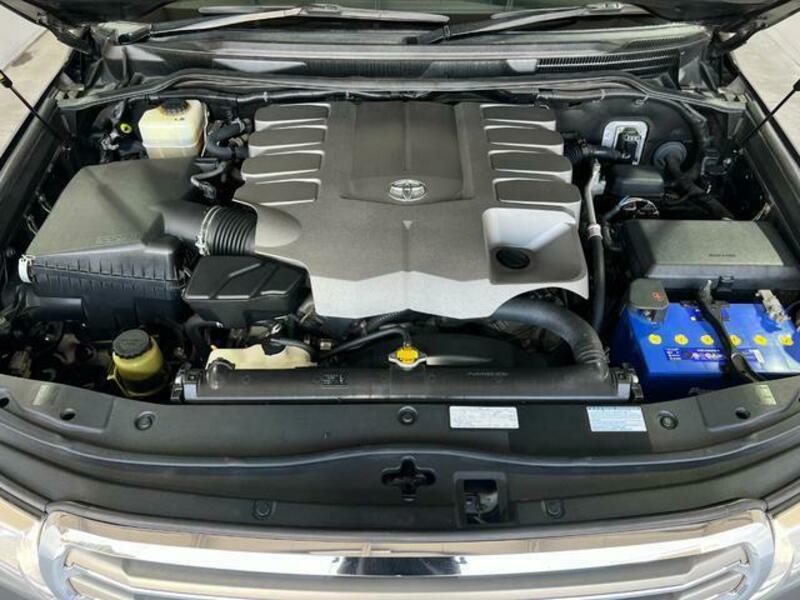 LAND CRUISER
