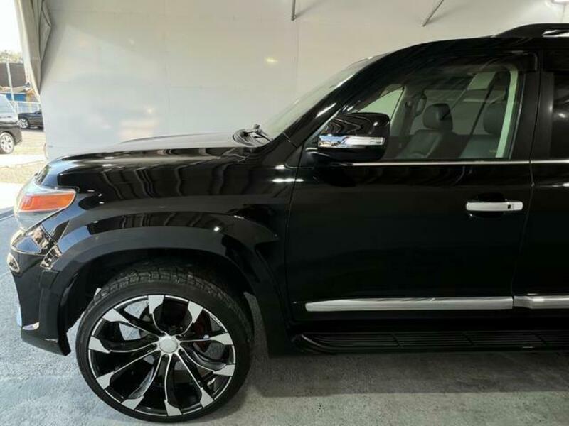 LAND CRUISER