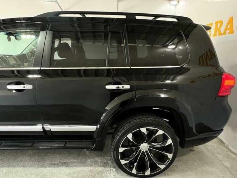LAND CRUISER