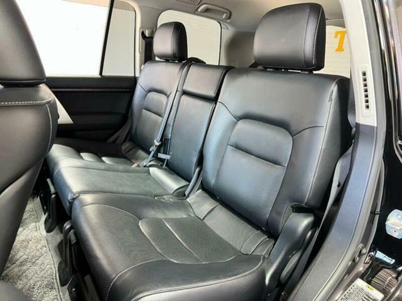 LAND CRUISER