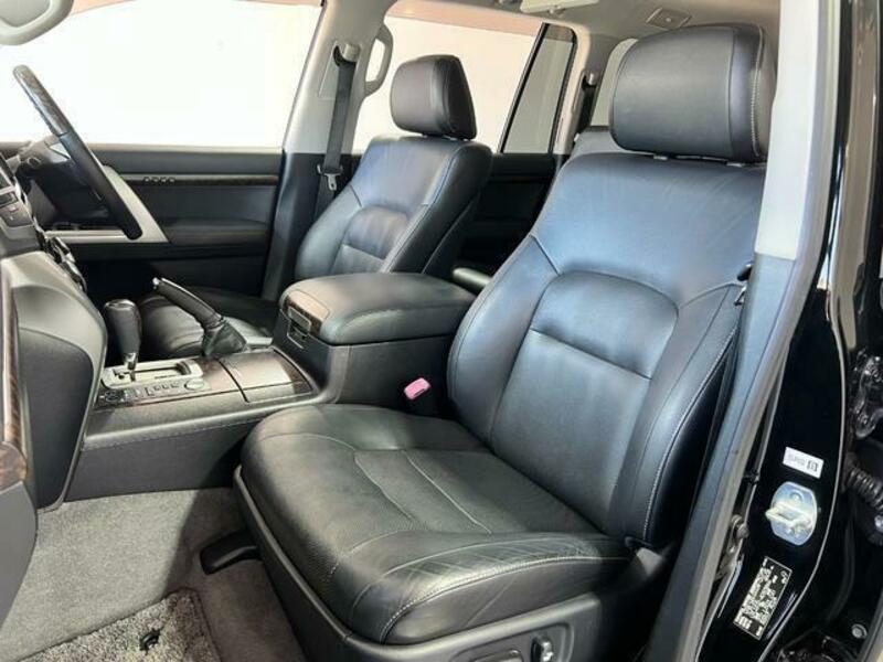 LAND CRUISER