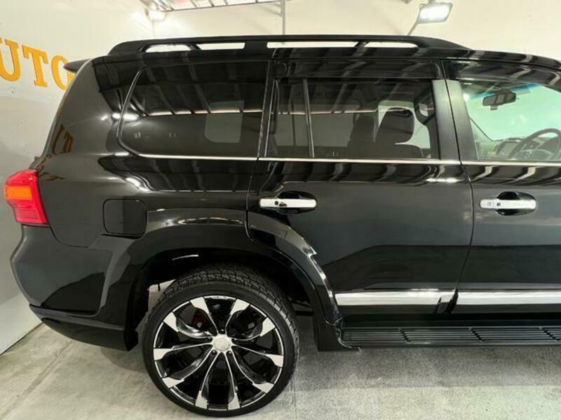 LAND CRUISER
