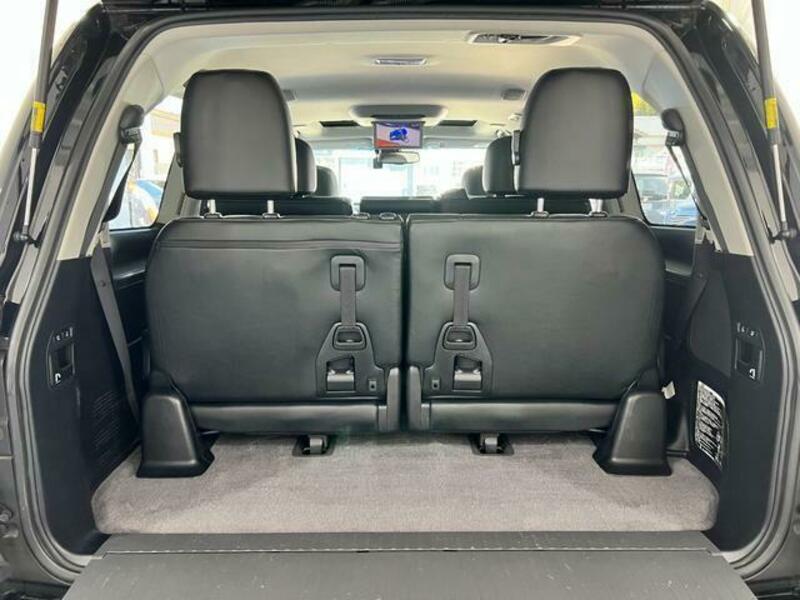 LAND CRUISER