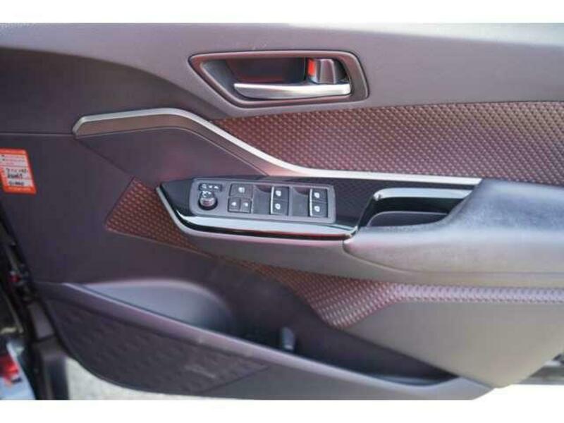 C-HR-12