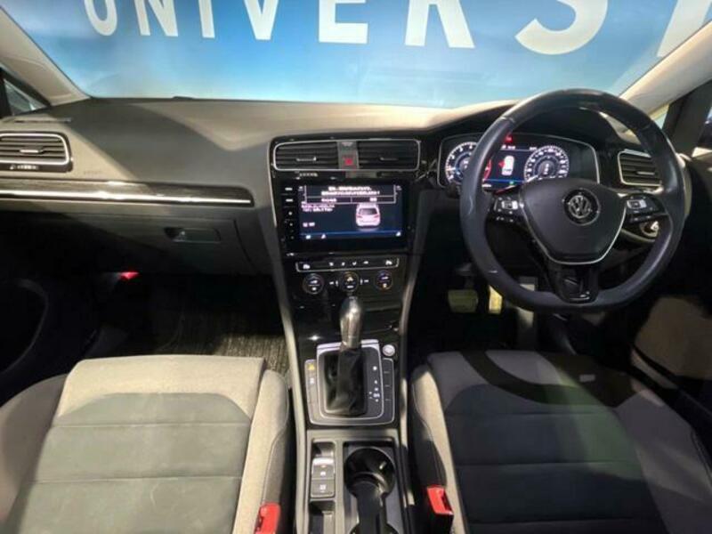 GOLF VARIANT