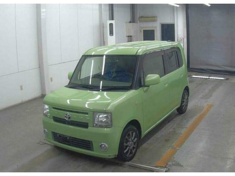 TOYOTA PIXIS SPACE