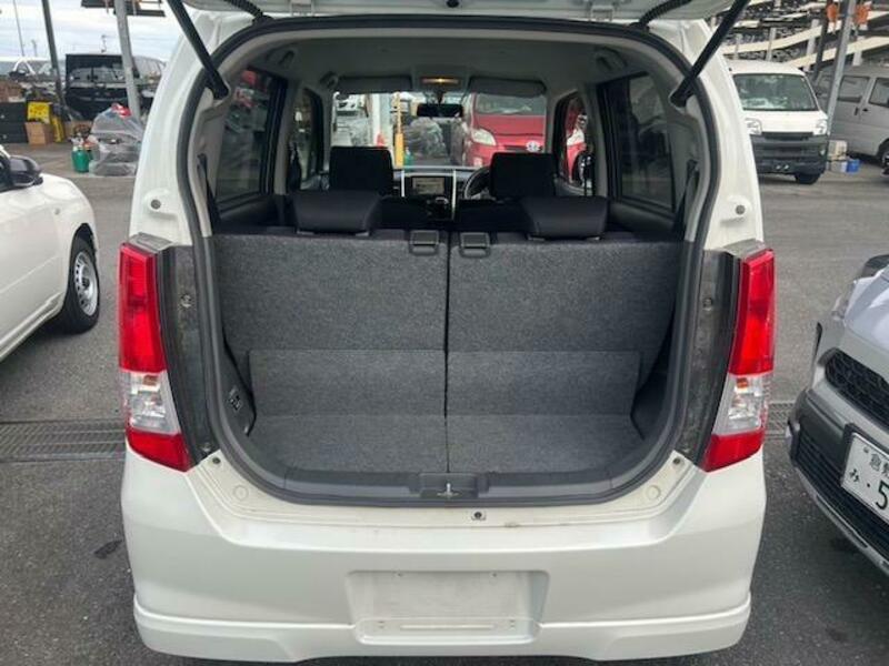 WAGON R-8