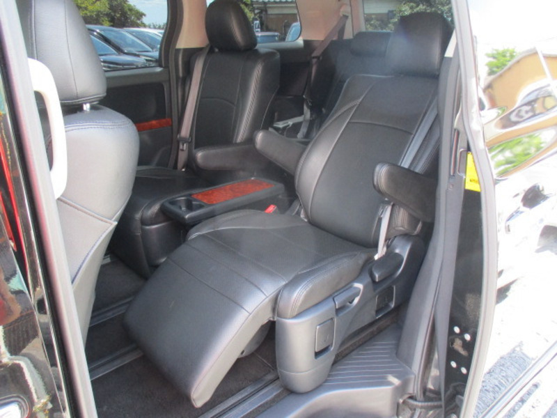VELLFIRE-6