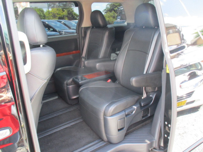 VELLFIRE-5
