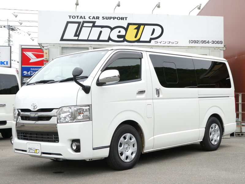 TOYOTA HIACE VAN