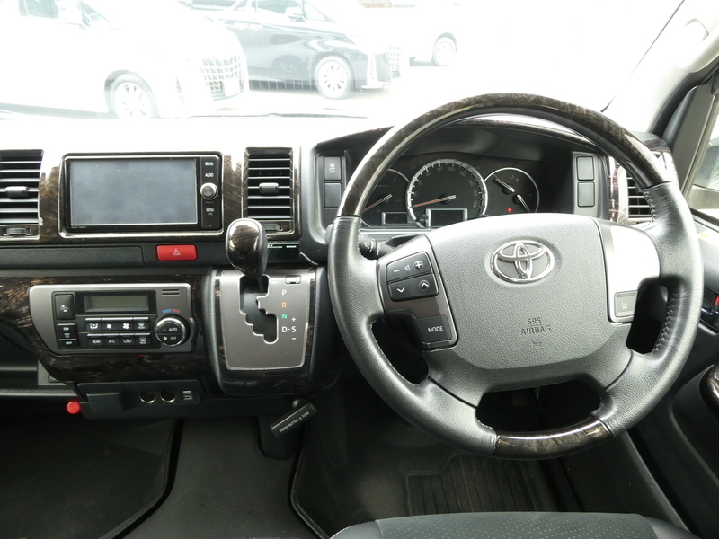 HIACE VAN