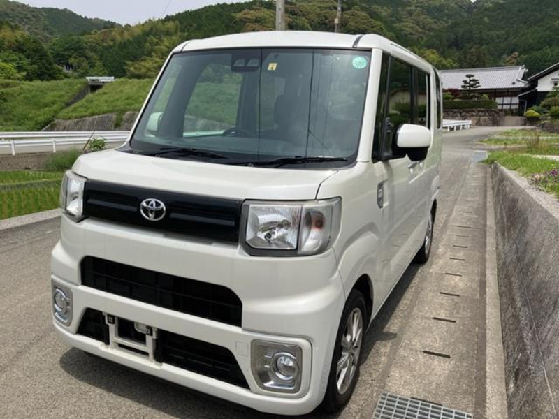 TOYOTA PIXIS MEGA