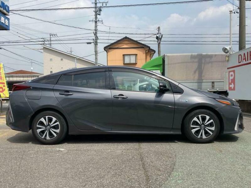 PRIUS PHV