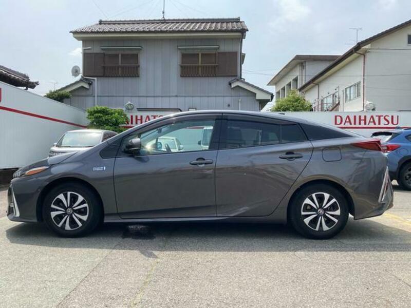 PRIUS PHV