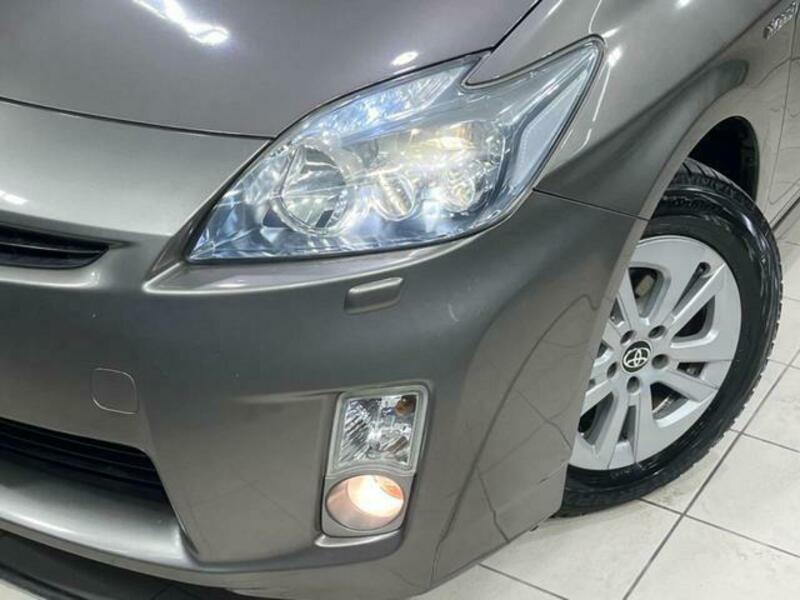PRIUS-11