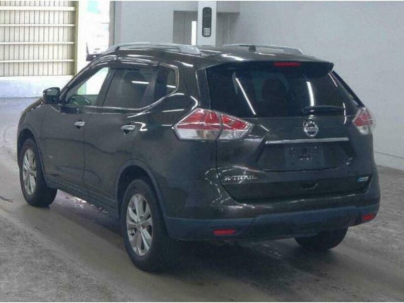 X-TRAIL