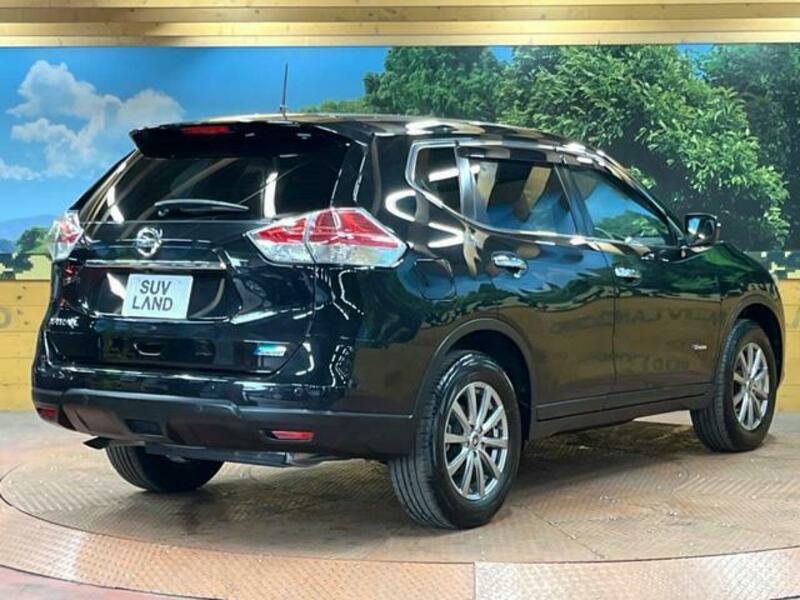 X-TRAIL