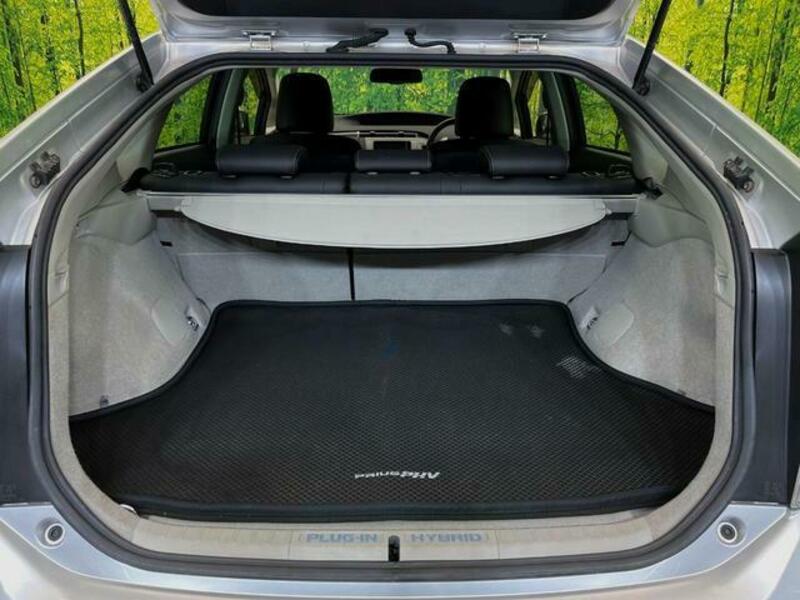 PRIUS PHV