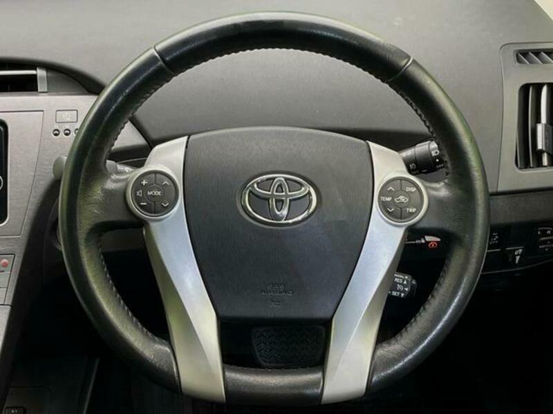 PRIUS PHV