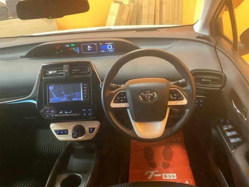 PRIUS-4