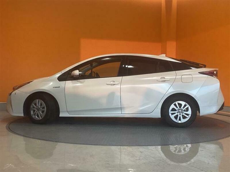 PRIUS-17