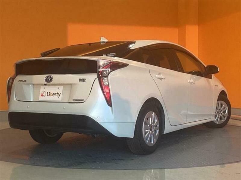 PRIUS-18