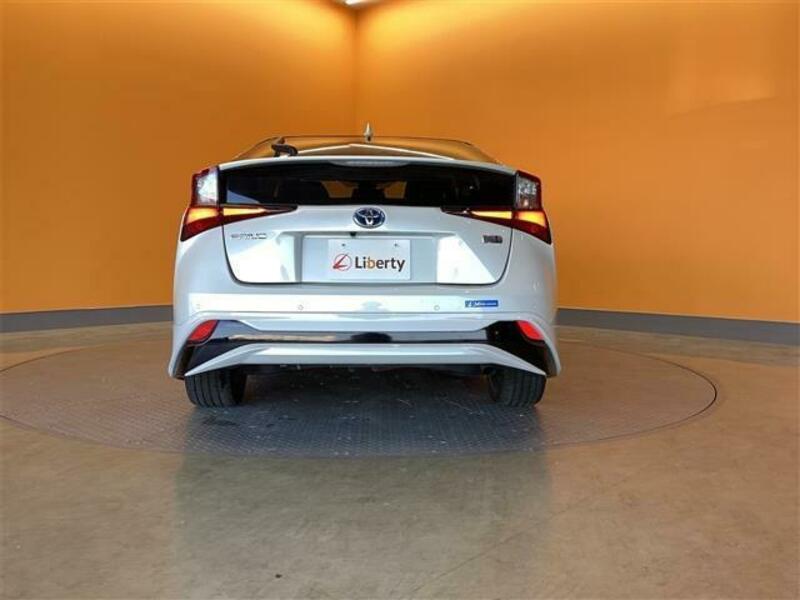 PRIUS-17