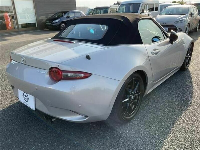ROADSTER