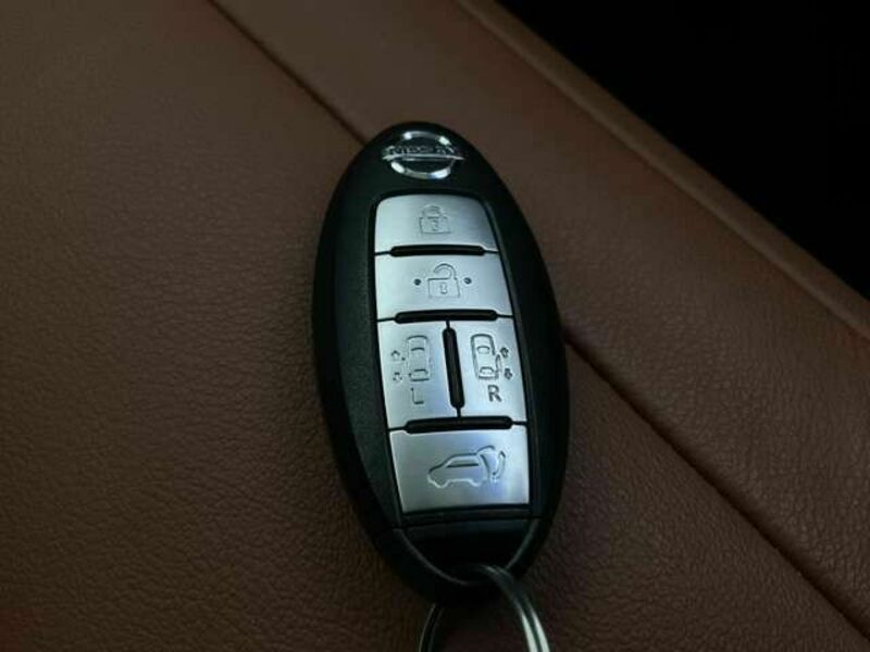 ELGRAND-8