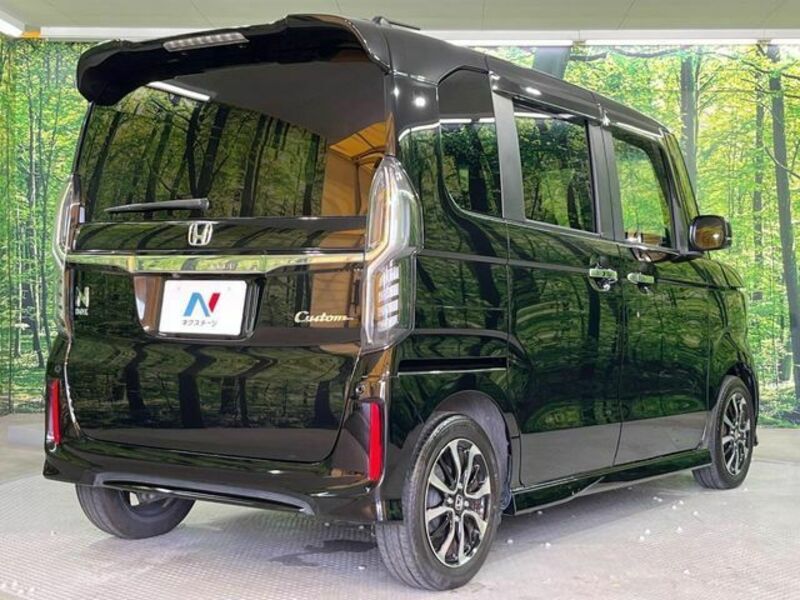 N BOX CUSTOM
