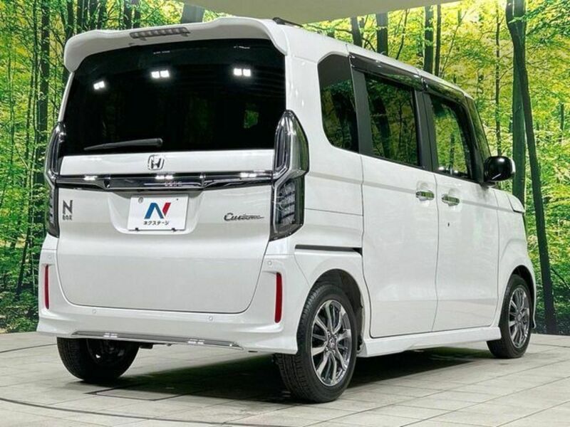N BOX CUSTOM