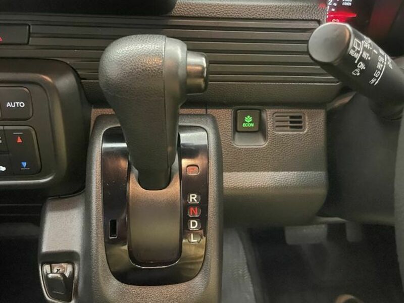 N-VAN
