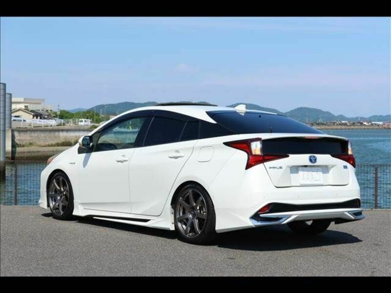 PRIUS-3