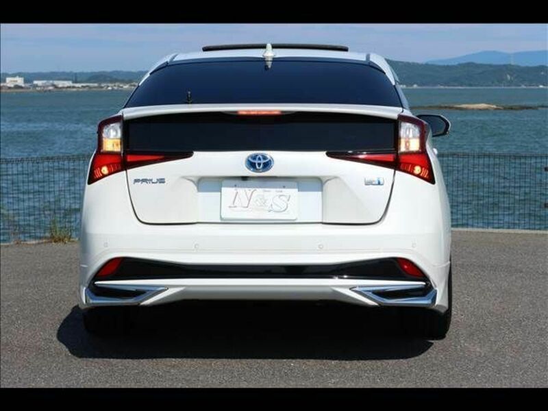 PRIUS-4
