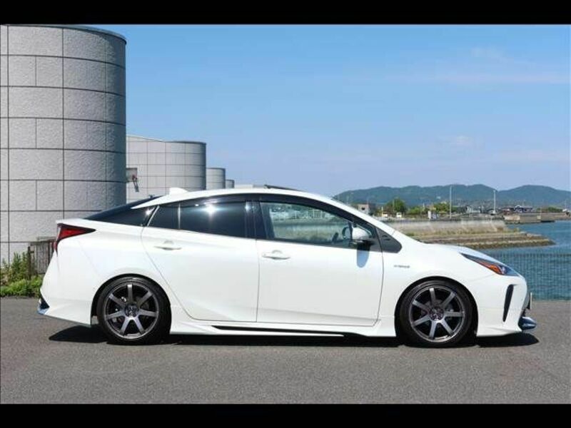 PRIUS-6