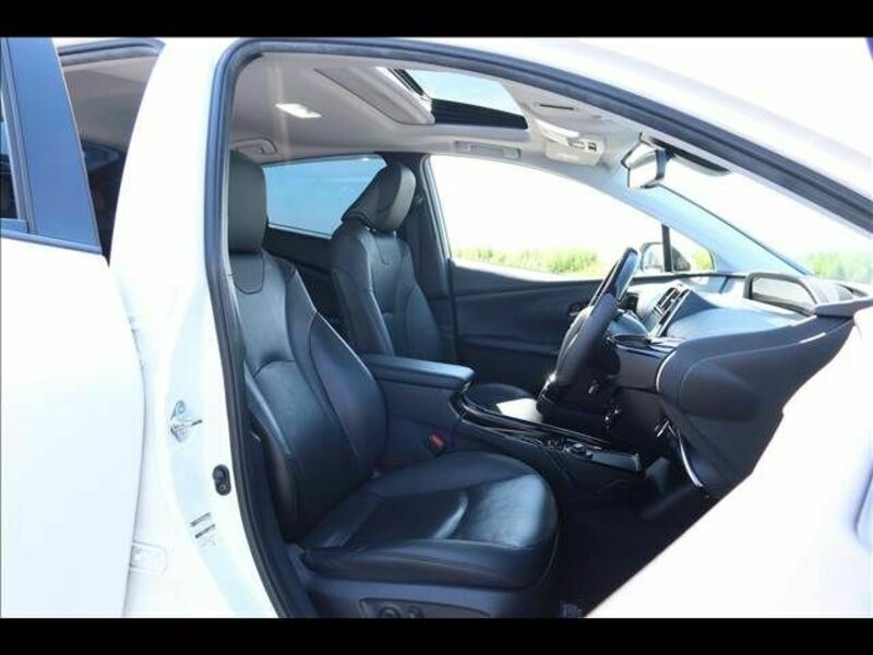 PRIUS-11