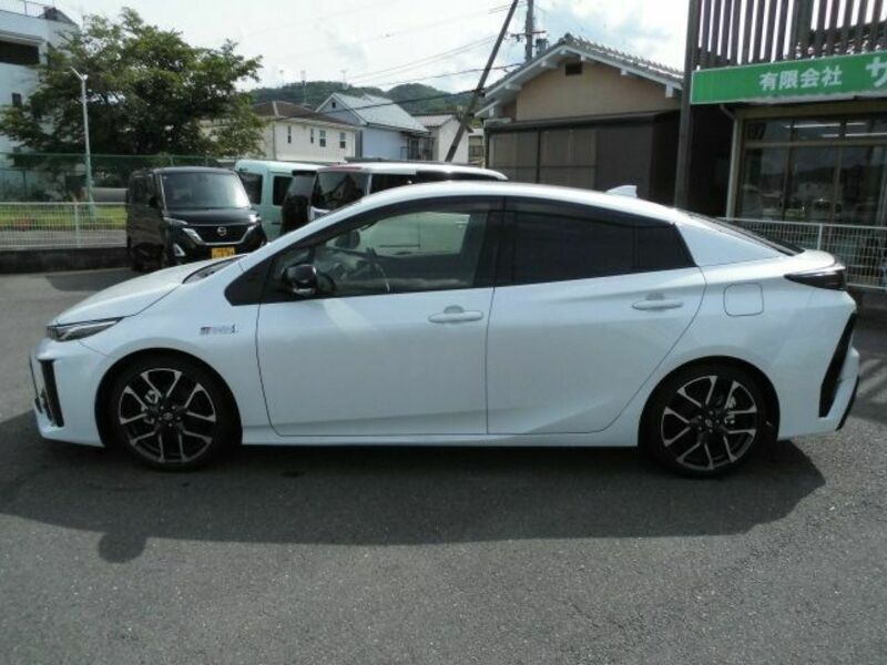PRIUS PHV