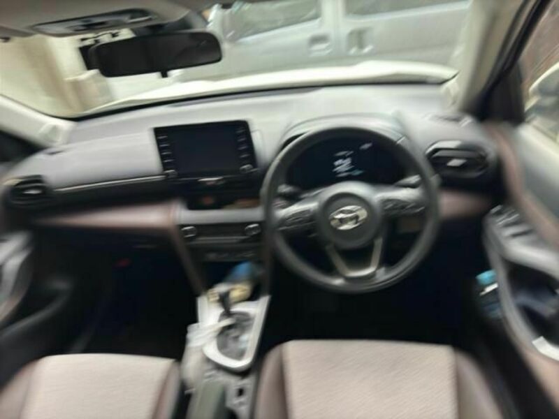 YARIS CROSS
