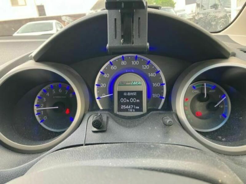 FIT HYBRID