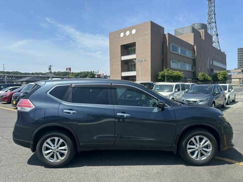 X-TRAIL